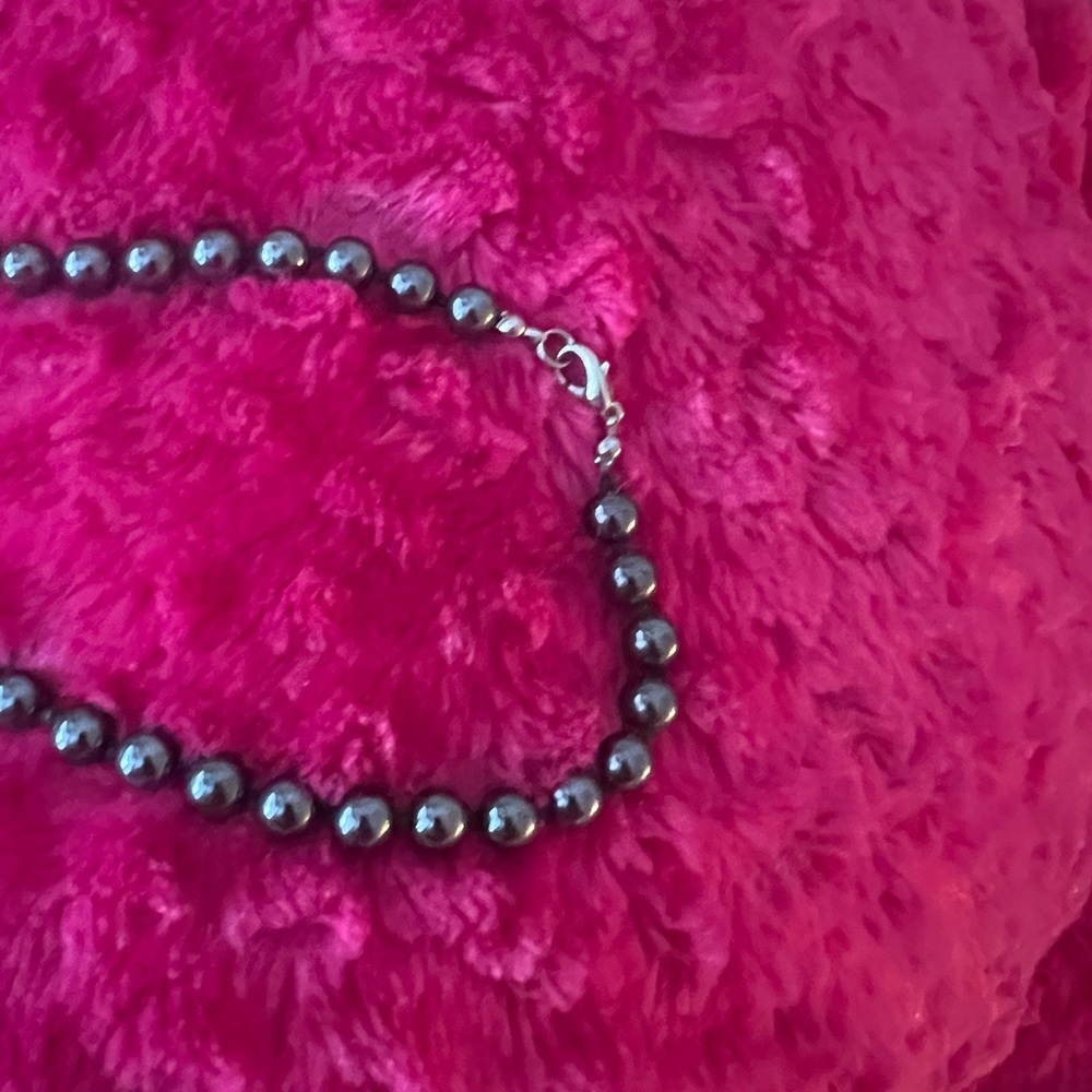Alaskan Black Pearl Necklace - Picture 4 of 5